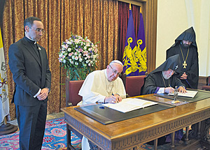 Gemeinsame Erklrung von Seiner Heiligkeit Franziskus und Seiner Heiligkeit Karekin II. im heiligen Etschmiadsin, Republik Armenien