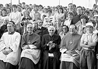Die katholische Kirche in der DDR und die Wende Die katholische Kirche in der DDR und die Wende