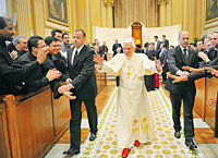 Handeln im Namen des ewigen Hohenpriesters Christus Handeln im Namen des ewigen Hohenpriesters Christus