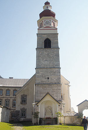 Wo sich Pilger aus Tirol, Kärnten, Slowenien und Italien treffen Wo sich Pilger aus Tirol, Kärnten, Slowenien und Italien treffen