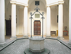 Barockjuwel an strategischer Straßenkreuzung Barockjuwel an strategischer Straßenkreuzung