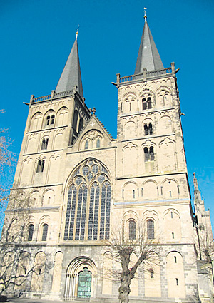 Die Kirche will den Menschen Helfer sein