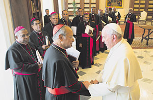 Eure Bemühungen zur Unterstützung der Familie helfen nicht nur der Kirche, sondern der ganzen Gesellschaft in Sri Lanka Eure Bemühungen zur Unterstützung der Familie helfen nicht nur der Kirche, sondern der ganzen Gesellschaft in Sri Lanka