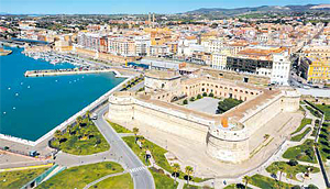 Civitavecchia – das Tor des Kirchenstaates zur Welt Civitavecchia – das Tor des Kirchenstaates zur Welt