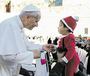 Gemeldete Pilgergruppen bei der Generalaudienz auf dem Petersplatz am 10. Dezember